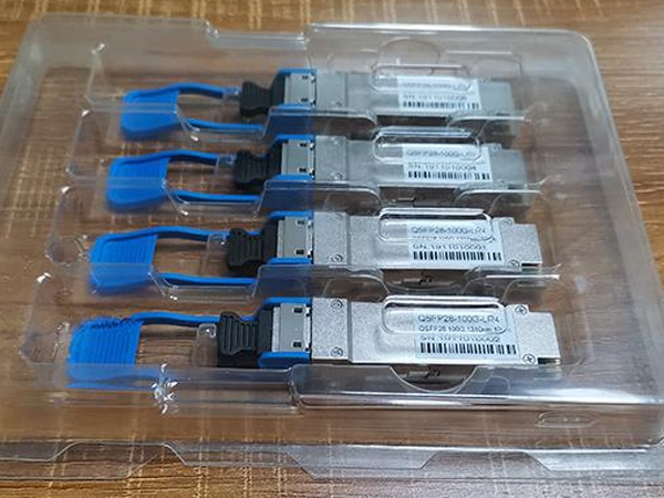 德国客户订购 QSFP28 100G LR4 1310nm 10KM