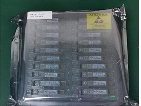 100pcs SFP+ 10G 1310nm LR光模块通过测试